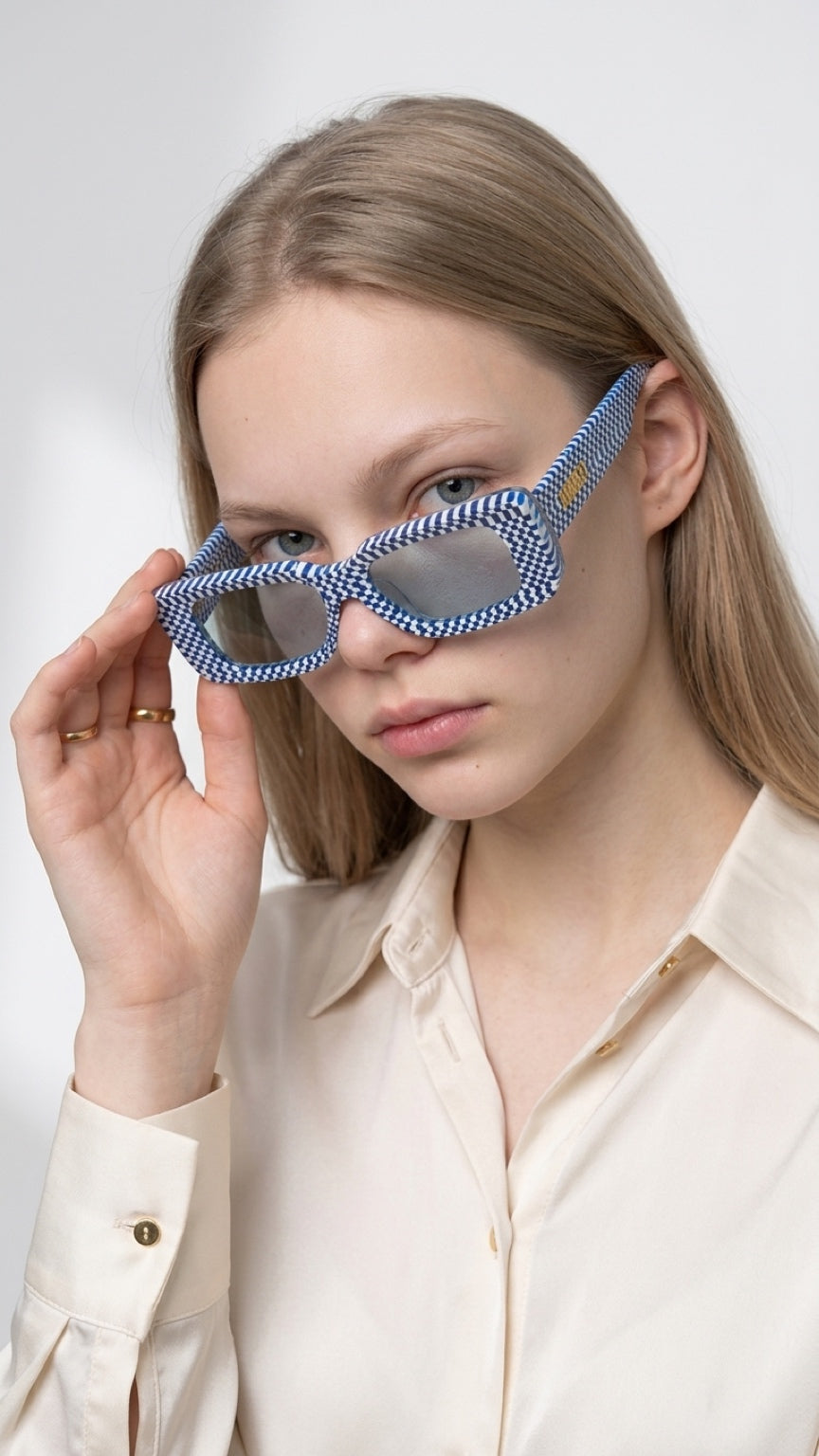 CONFIDENT CONFILVARO Blue Checkered-Effect Rectangle Sunglasses