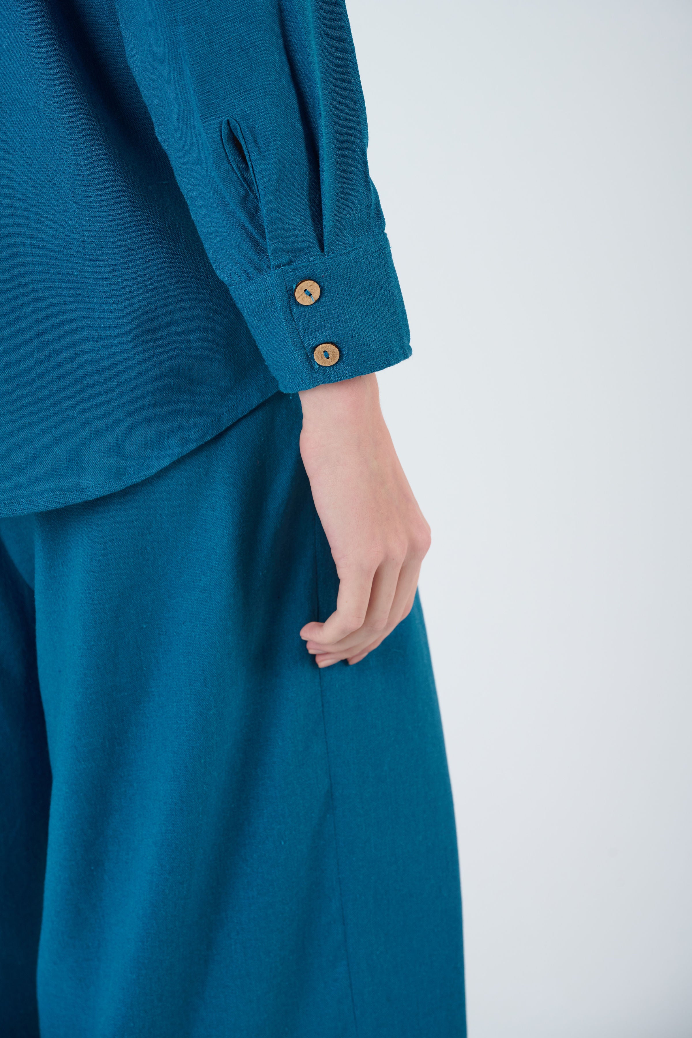 CONFIDENT women’s linen tailored sets designed for modern elegant everyday wear