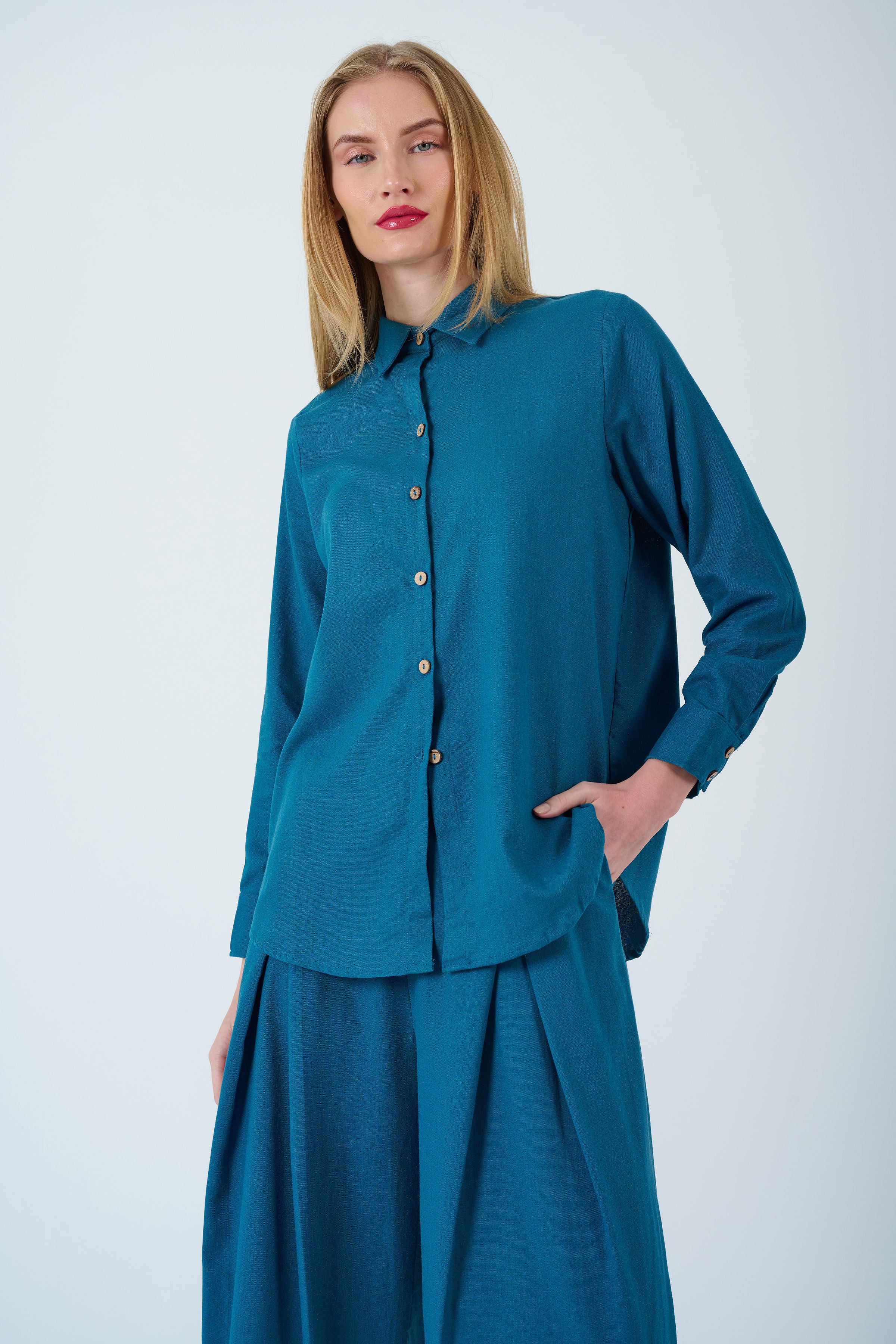 CONFIDENT premium women’s linen sets and coordinated outfits